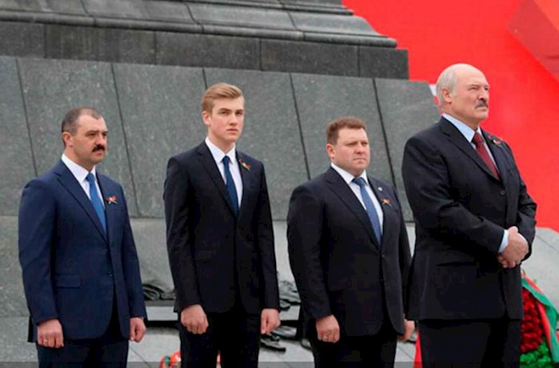 Zelenski Lukaşenkonun oğullarına sanksiya tətbiq etdi