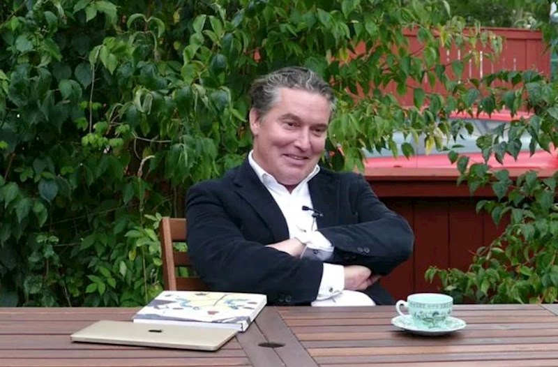 Putin Lev Tolstoyun nəticəsinə vətəndaşlıq verdi