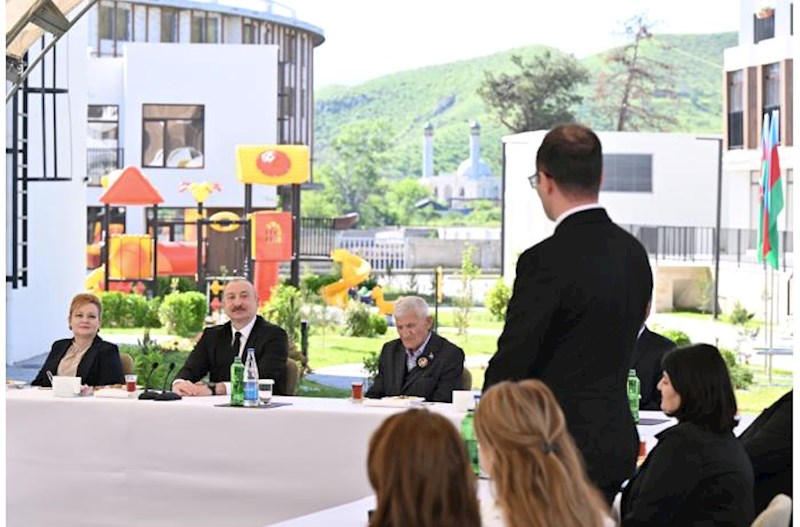 Prezident Zəngilan sakinləri ilə görüşüb – Fotolar
