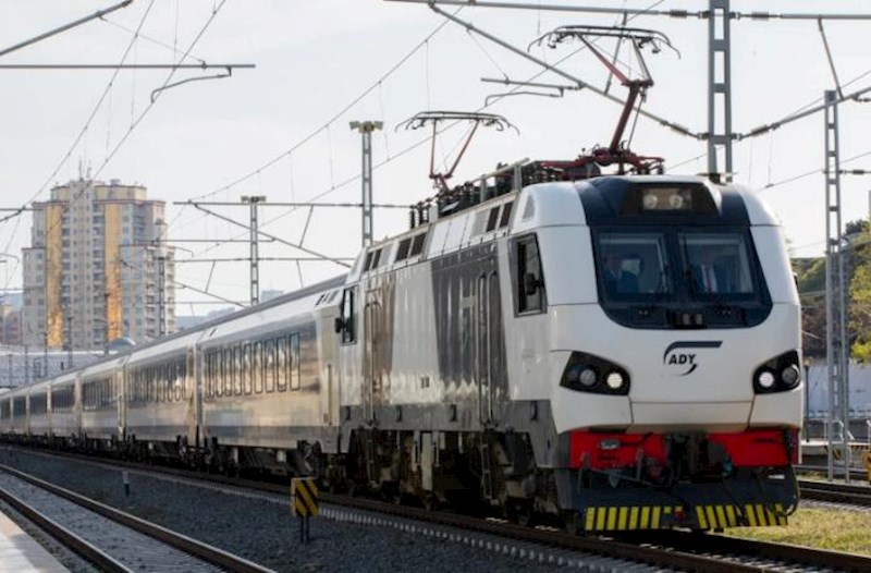 Bakı–Tbilisi qatarı üçün yeni qiymətlər açıqlandı – 180 manata da bilet olacaq