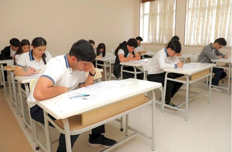 “Bir nəfərdə ayaqqabısının altında gizlətdiyi telefon tapılıb” – DİM
