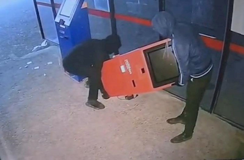 Ödəmə terminallarından 40 min oğurlayanlar tutuldu – Video