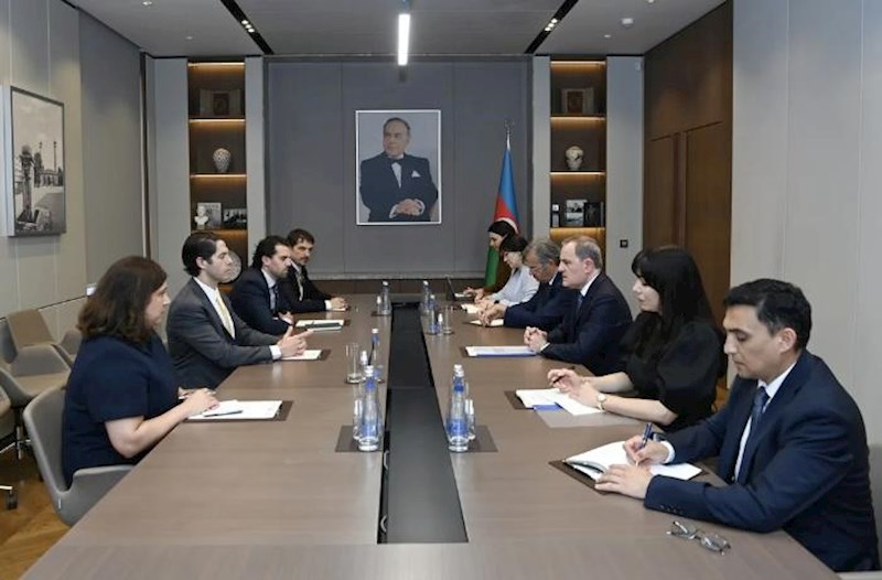 Ceyhun Bayramov Ben Blək ilə TRIPP layihəsini müzakirə edib
