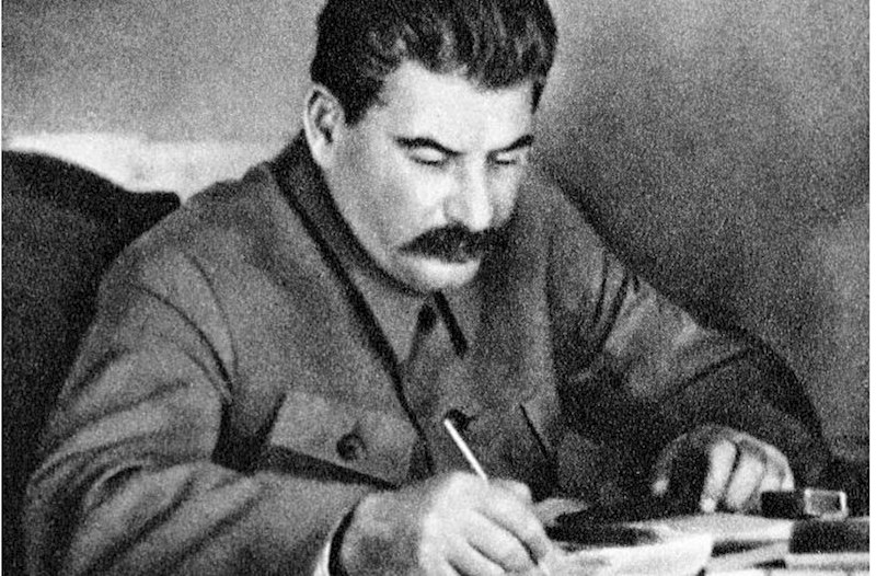 Stalinin imzaladığı məxfi sənəd hərracda satıldı
