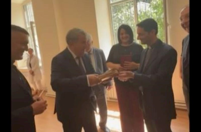 AMEA Həbibbəylinin əlyazmayla rəftarına münasibət bildirdi − Video