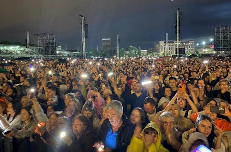 Tarkan pulsuz konsert verdi – Ankarada izdiham oldu – Video