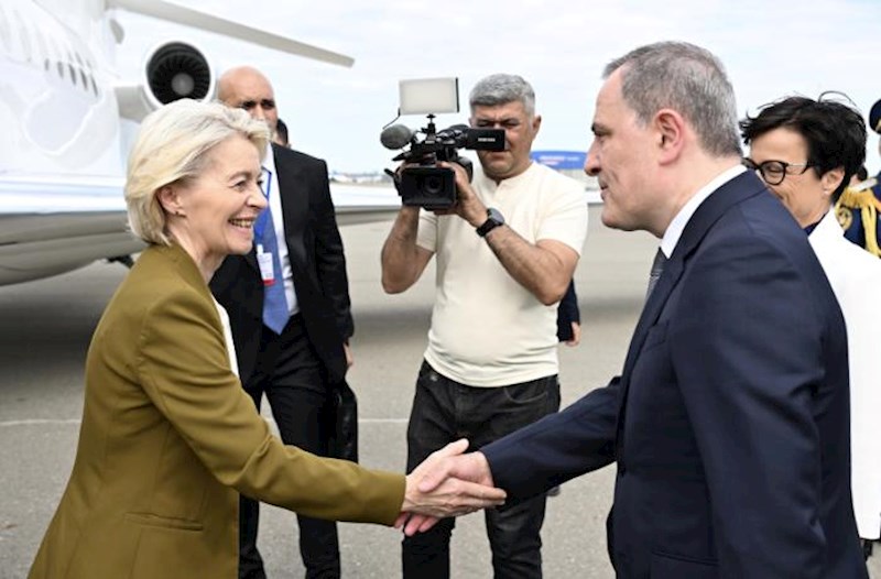 Ursula Fon der Lyayen Azərbaycana gəldi