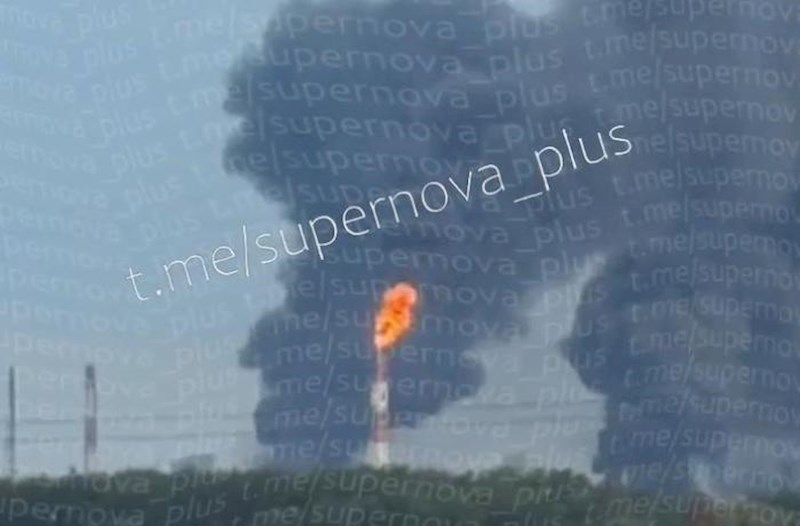 Rusiyanın ən böyük neftayırma zavodlarından biri fəaliyyətini dayandırdı