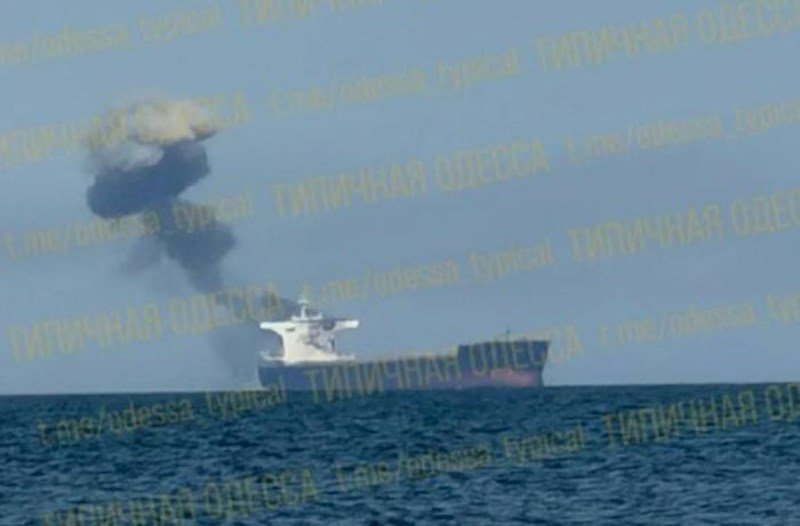 Rusiya Odessada iki ticarət gəmisinə hücum etdi − Kapitan öldü