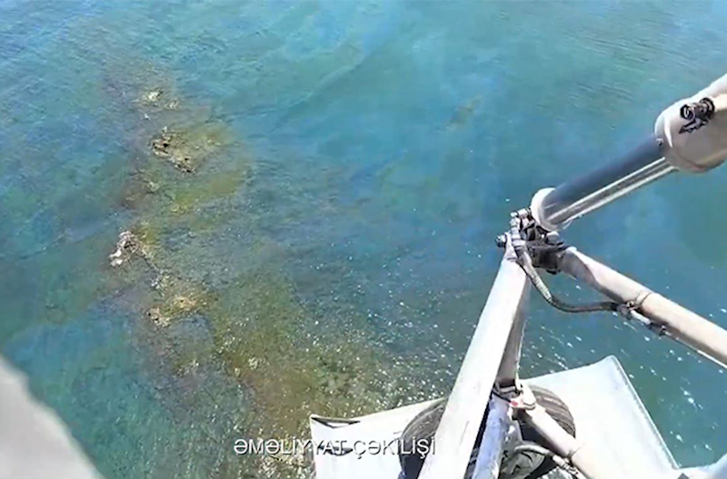 Dənizdə batan qızın axtarışlarına helikopter cəlb olundu – Video