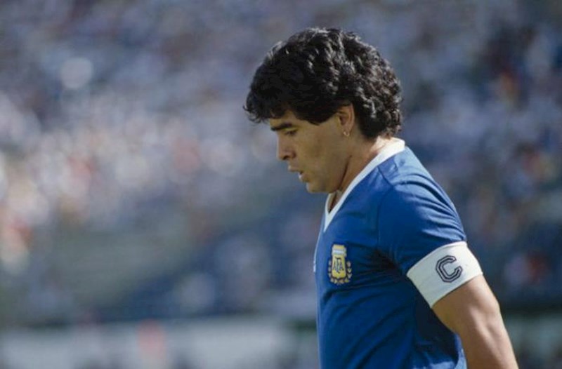 Maradonanın 1986-cı il Dünya Kubokundakı kapitan sarğısı rekord qiymətə satıldı