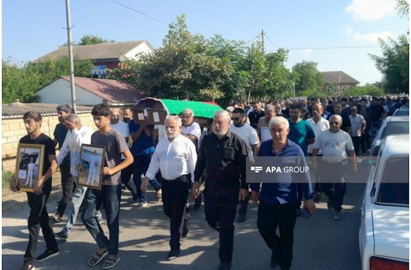 Vurulan gəminin kapitanı dəfn edildi – Fotolar