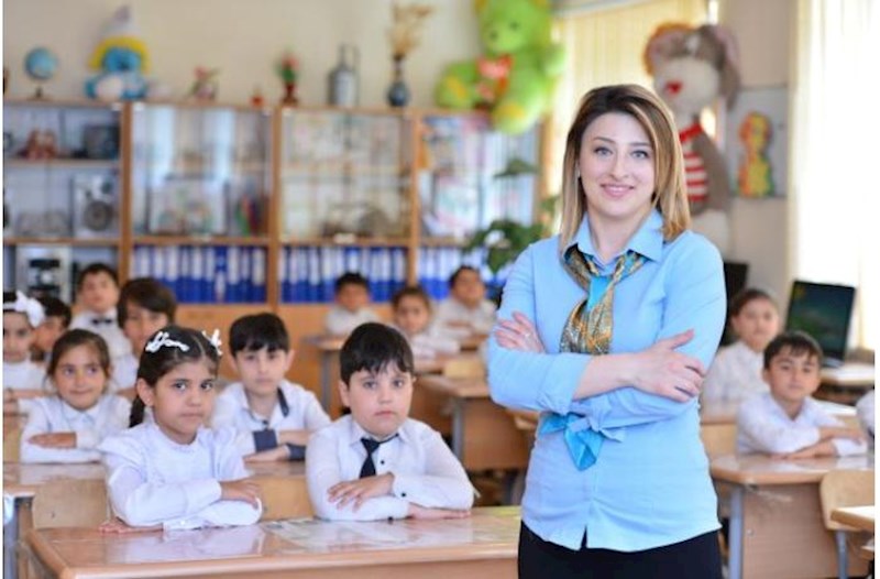 Müəllimlərin geyimi ilə bağlı dəyişiklik təsdiqləndi