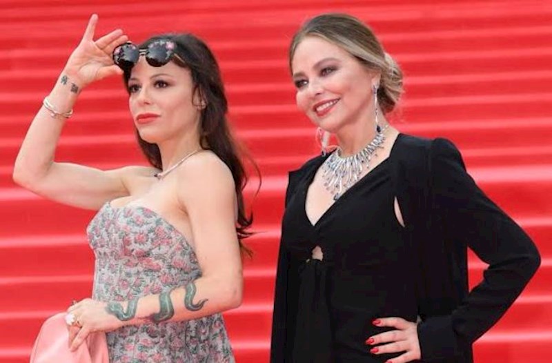 Ornella Muti Rusiya vətəndaşlığı üçün müraciət etdi