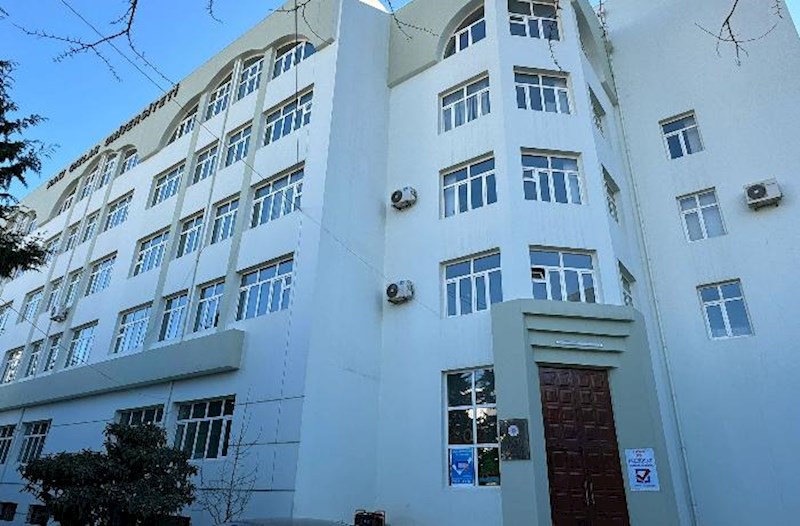 Bakı Qızlar Universitetinin fəaliyyəti dayandırıldı