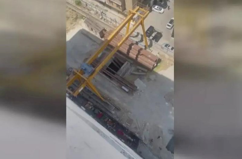 Bakıda binanın altından metroya keçid inşa edilir? − Video