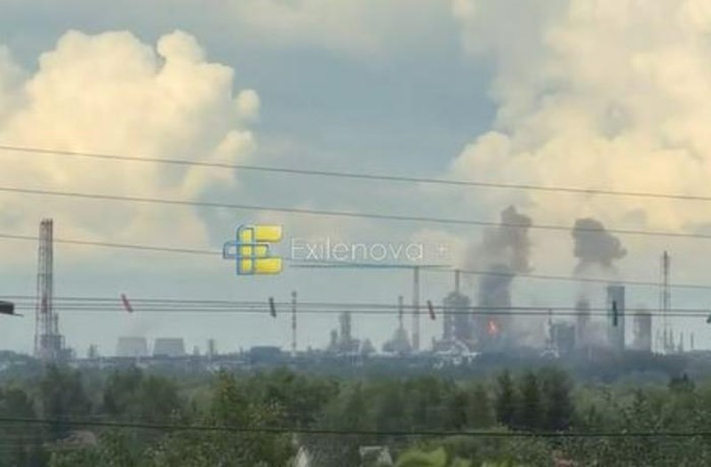 Ukrayna Rusiyanın ən böyük neft emalı zavoduna hücum etdi