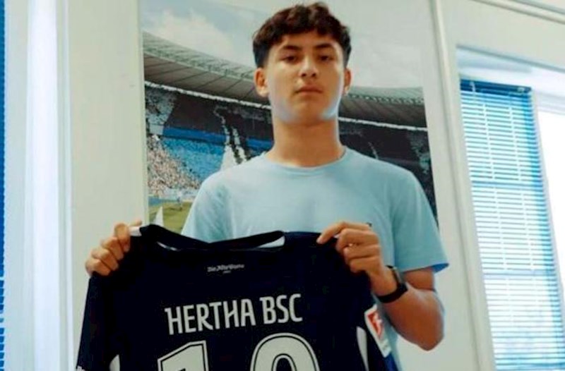Futbolçumuz “Herta” ilə müqavilə imzaladı