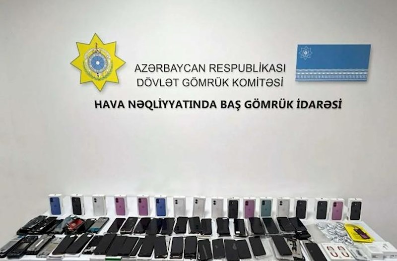 Azərbaycan gömrükçüləri 17 ədəd mobil telefon aşkar etdi