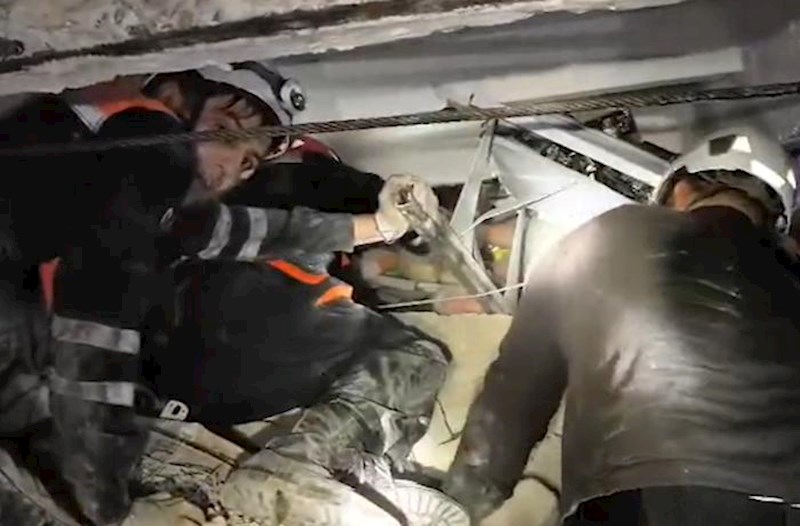 Bakıda mağazanın tavanı çökdü, qadın altında qaldı  –  Video