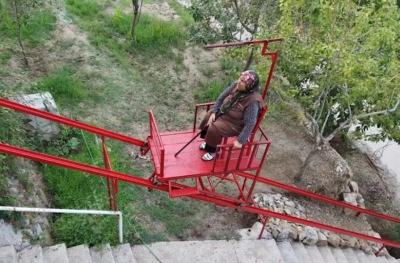 Dializ xəstəsi olan həyat yoldaşı üçün lift düzəltdi – Fotolar