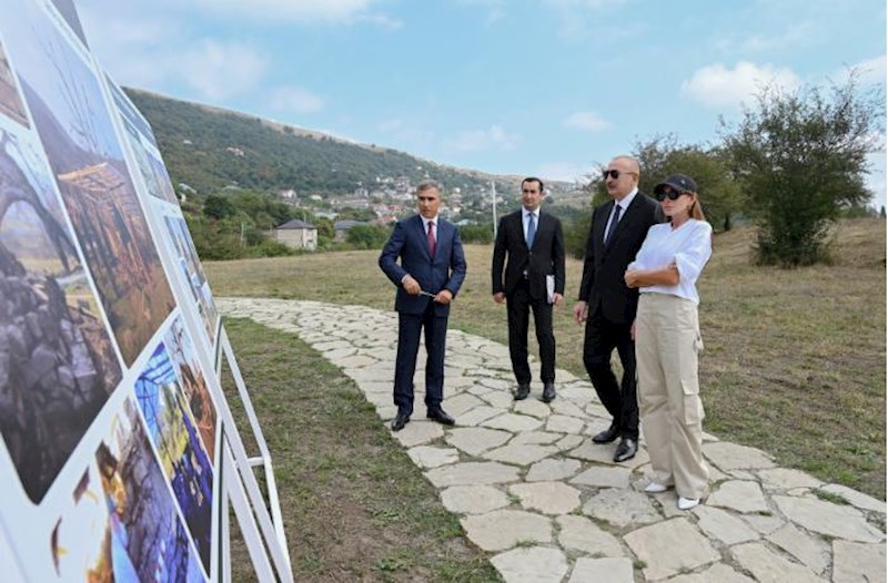 Prezident və birinci xanım Pir Ömər Sultan ziyarətgahında – Fotolar