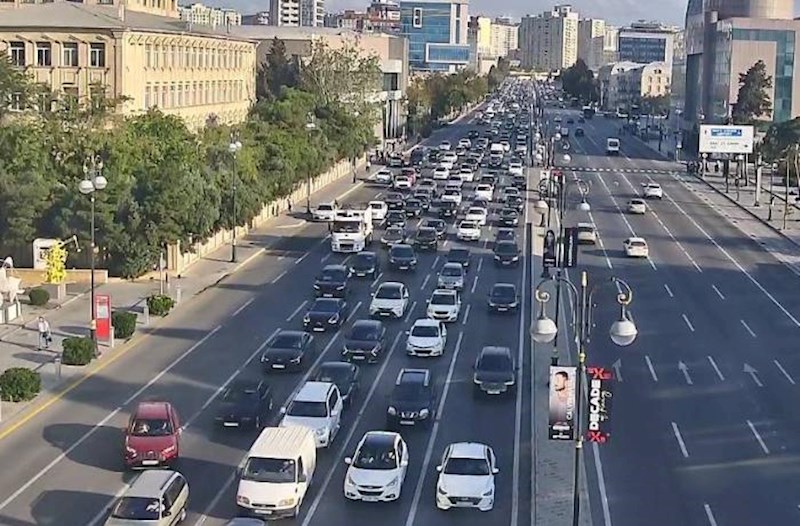 Bakıda 20-yə yaxın yolda tıxac yaranıb – Siyahı