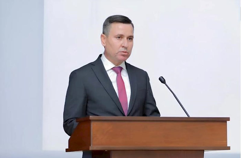 Prezident icra başçısını vəzifəsindən azad etdi