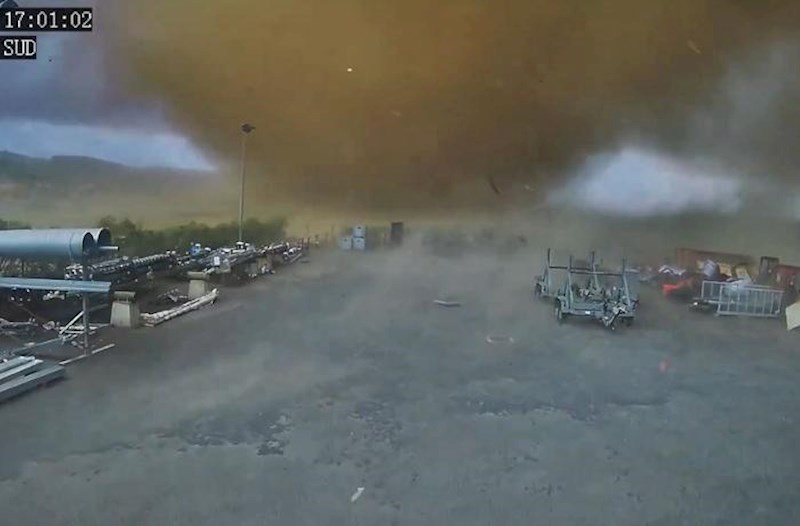 Fransadakı dəhşətli tornadonun – Anbaan görüntüləri
