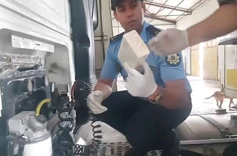 Gömrükçülər “Bitum” yükündə külli midarda metamfetamin tapdılar – Video